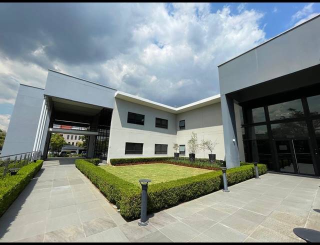 2,168M² OFFICE TO LET IN BRYANSTON